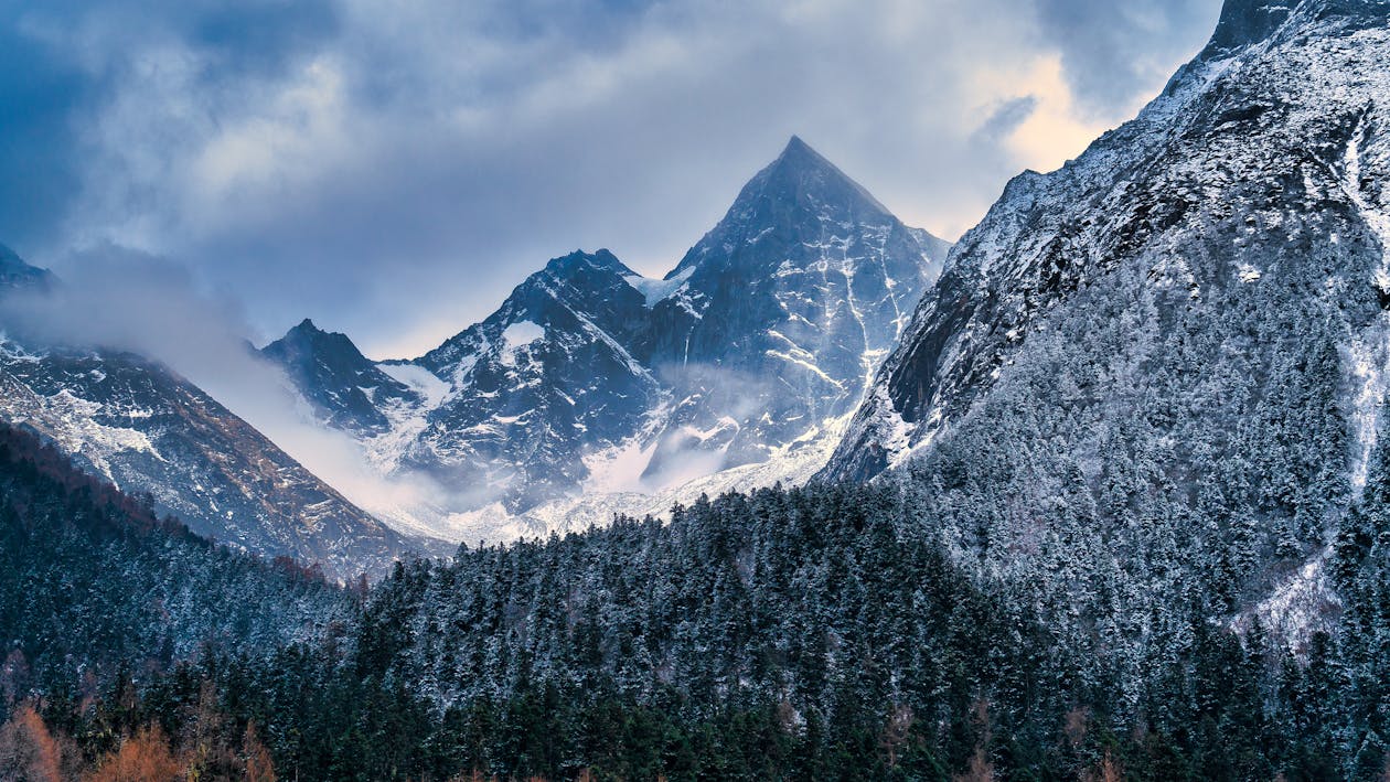 Winter mountain landscape near Valemount